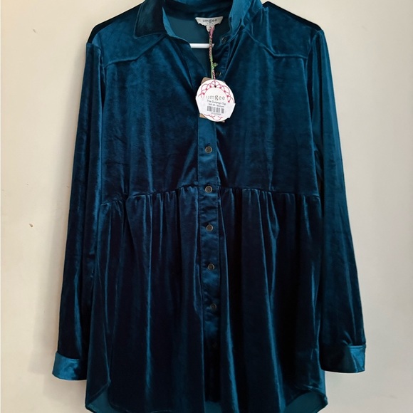 UMGEE Velvet  the Durango Top 
SIZE  M. NWT - Picture 5 of 6